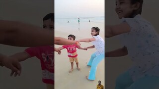 Kanha pihu ne papa ko beach le gaye 😂😜