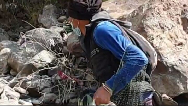 cast net fishing in Nepal | himalayan trout fishing with handmade cast net |