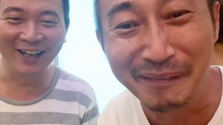 ของดี! ถ่ายดอกไม้ต้องใช้ไมค์ไวเลส อย่าใช้ไมค์ติดปกเสื้อนะ!