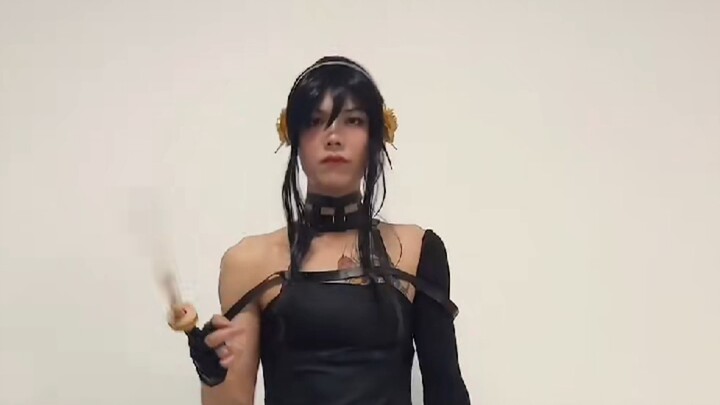 Đội trưởng trước khi kiêng sắc (giải thưởng) vs Đội trưởng sau khi kiêng sắc (giải thưởng) – Dâng tặ