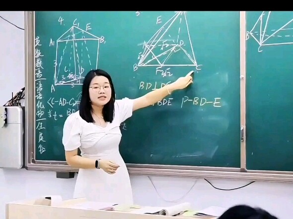 لماذا يضطر الكثير من المعلمين في النهاية إلى اختيار طريقة التدريس التقليدية؟