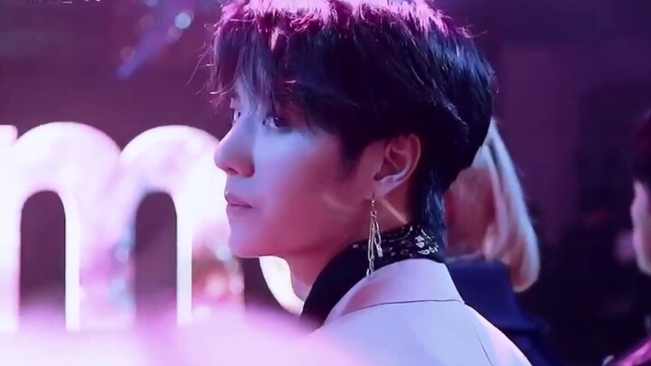 【กิจกรรม】190419 หวังอี้ป๋อ VogueMe วิดีโอถ่ายจากในงาน J2YIBO