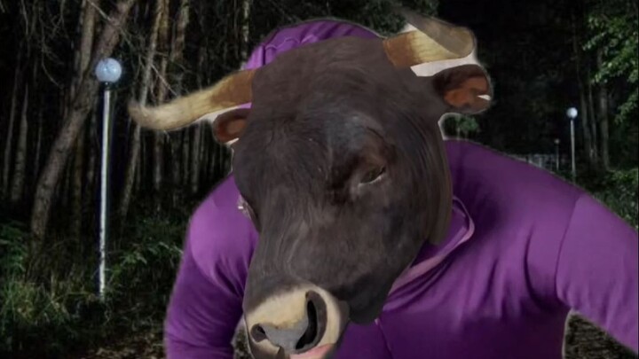 When You Encounter a Mysterious Creature in the Wild While Driving a 100-Ton Monster