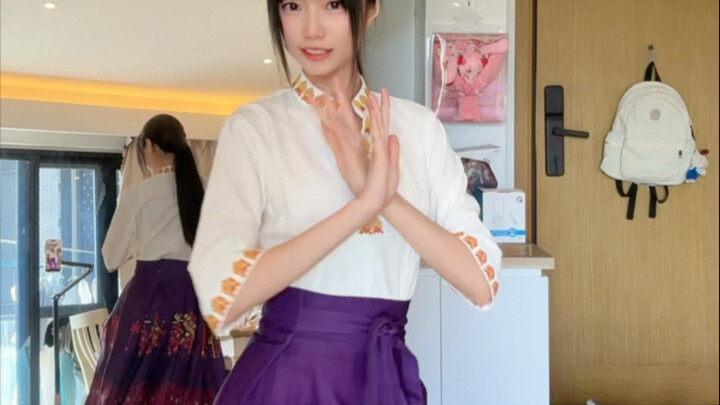 Wing Chun in a horse-faced skirt without a fan