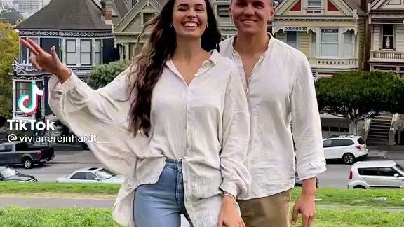 Cute and Simple couple poses