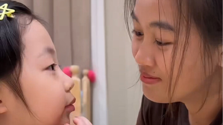Tiantian feels most at ease only when she’s with Xiaofang.