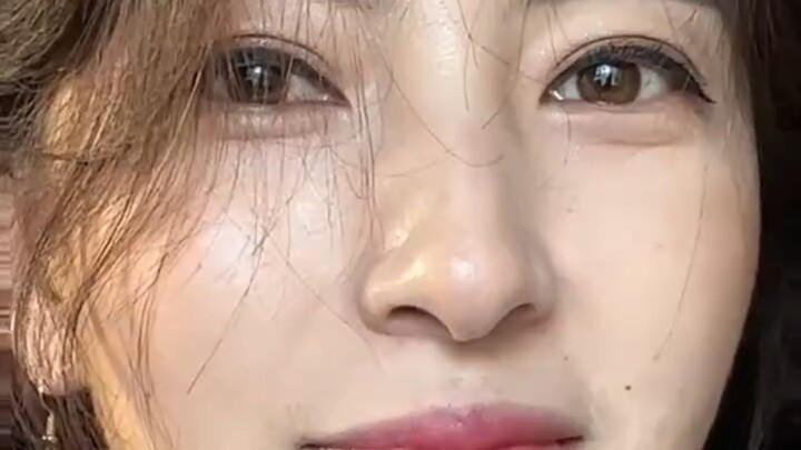 《Chùm video cô ruột》