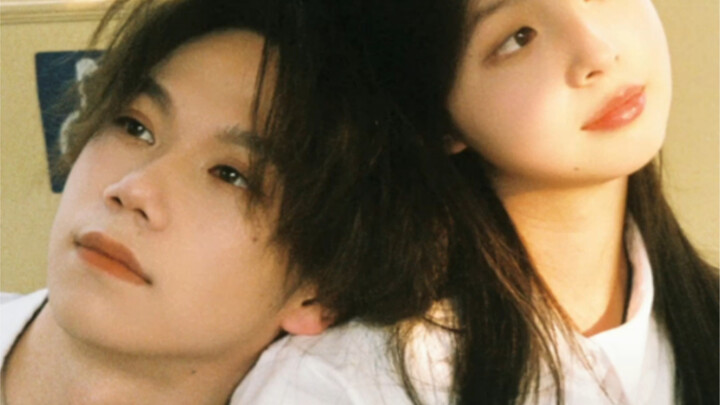 I grabbed Zhang Xinyi and took a set of "couples photos." Let me clarify—she's really just a friend,