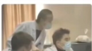 👱Young doctor: You are a pretty good doctor, wait for me to shake someone