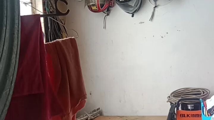 May codra sa bahay