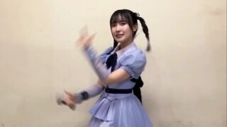 ฮานะ ซากุระงาวะ กระโดดไปกับ "Love Bon Appetit" ของ Alstroemeria