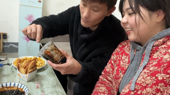 Make your Japanese wife’s dream come true: take her to the rural version of the cinema to have fun!