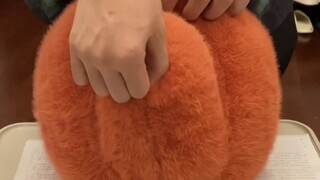 本以为是个苹果   没想到还藏了只小馋猫！