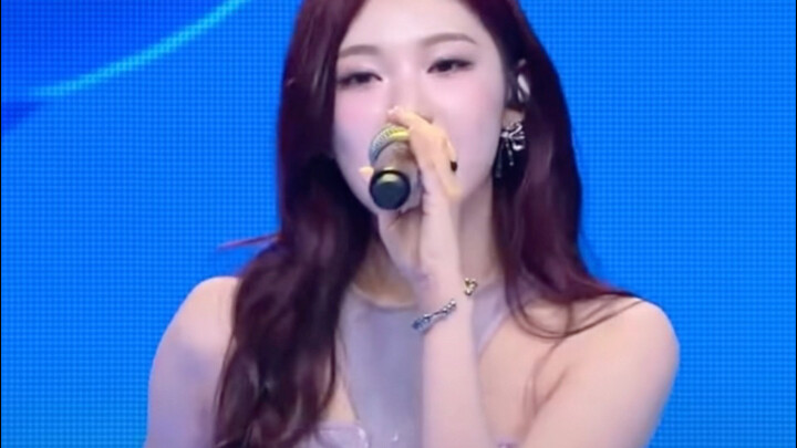 نين ييتشوو ببساطة ألبوم بصوتٍ أصلي! أنا ما بأسخر، كيف لنغمة غريبة كهذه أن تكون بصوت إنسان؟