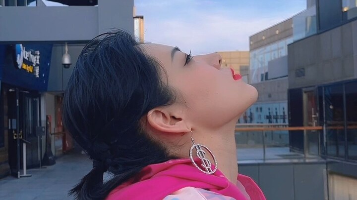 Liuxuan × Ruinomi “Palette Series: Season 1 # Paisley Quick-Dry Cape”