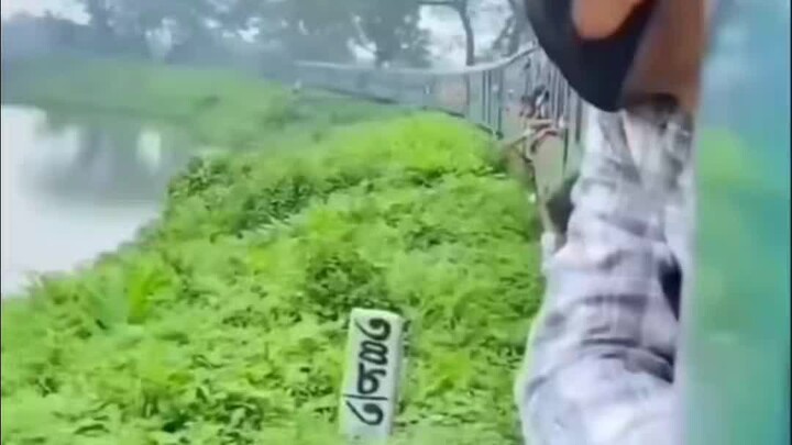 คุณอย่าขยับไปไหนตรงนี้นะ ฉันจะไปซื้อส้มมาให้คุณสักสองสามกิโลกรัมก่อน