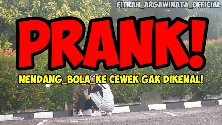 PURA PURA NENDANG BOLA KE ORANG GAK DIKENAL- EPIC  WKWKWKW