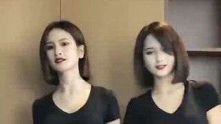 Kamu suka pacar kembar yang mana?