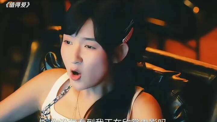 شخصان يشاهدان فيلماً فنياً في مقهى إنترنت وسط تجمع مجموعة من الرجال للترقب