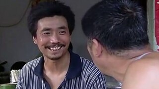 The life of the poor in movies and TV shows: the hot pot base is free, two plates of meat and half a