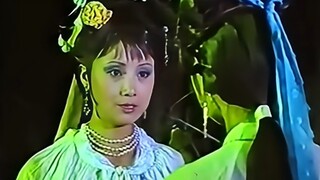 女鬼正准备去冥王殿报到，却被阴间恶鬼拦住了去路！