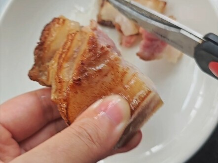 تحدي أكل 100 يوان لمدة شهر