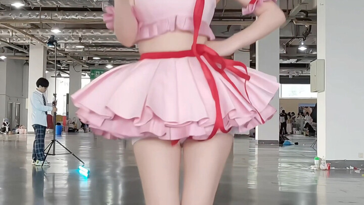 ในที่สุดฉันก็สามารถแปลงร่างที่งานประชุมการ์ตูนได้สำเร็จ!