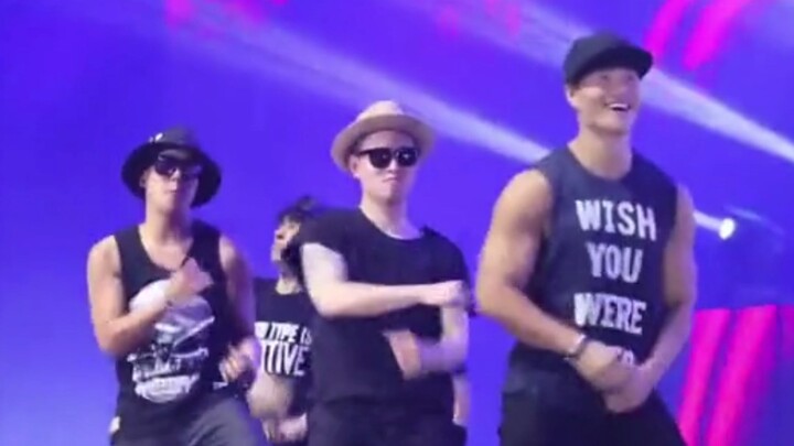 [Archaeology] Kim Jong Kook and Jiang Gary’s dance is so handsome!