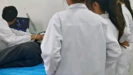 As soon as "mealtime" was mentioned, the "patient" classmate actually bounced right off the examinat