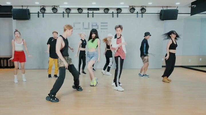 【HyunA】Kim Hyun-A RETRO_FUTURE practice room~