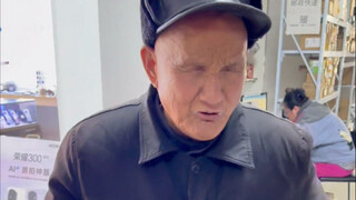 Mereka mendorong kereta zaman, tetapi mereka sendiri tidak memiliki tiket.