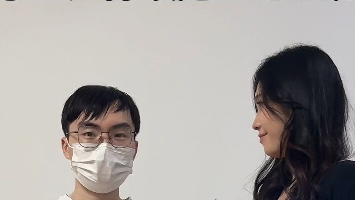 How can a 1.6-meter-tall boy counterattack the easiest way?