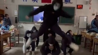 “没有天赋，那就反复”[假面舞团]