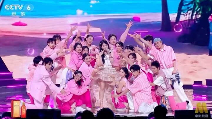 Video của Shen Jiarun NINA – Sân khấu “Sunday Đẹp Đẽ” tại Liên hoan Âm nhạc Vịnh Lớn