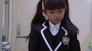 小女孩被绑匪抓住，结果一个做法震惊所有人