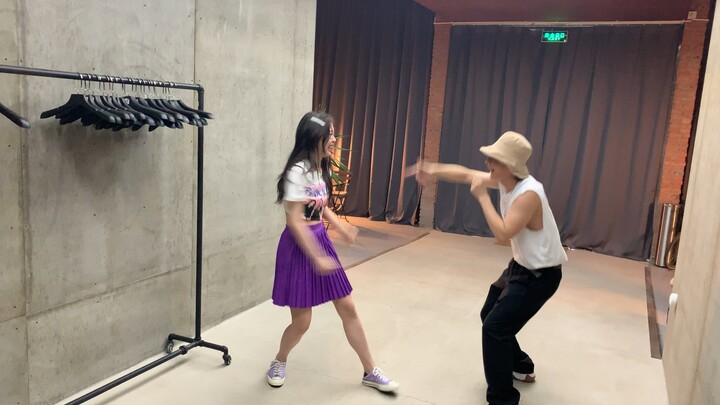 Blackpink's own dance hahahaha