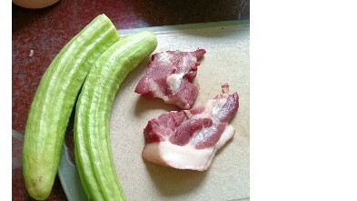 Waduh, benar-benar tangan ajaib! Sepertinya Shi Yi sudah normal lagi, bikin aku jadi pengin nginep d