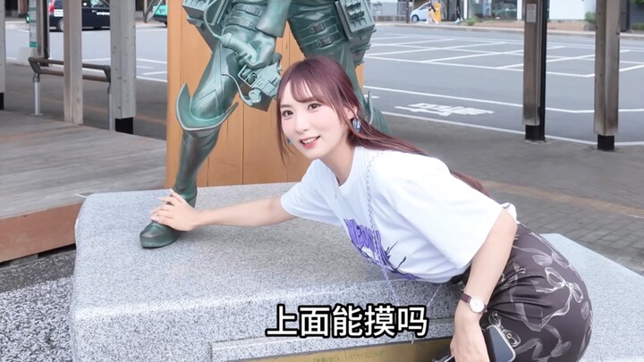 What? Touching the Commander’s feet will make you stronger?!