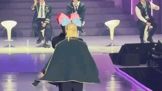 【Straykids】Which genius came up with this cover? It made me laugh to death.