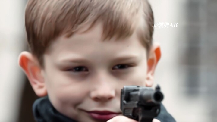 残忍的德国小孩，有其父必有其子！