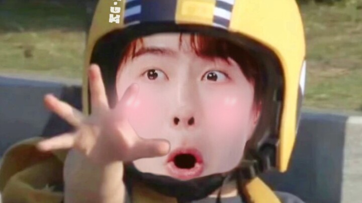 Điểm lại những năm tháng Vương Nhất Bác luôn khao khát, khắc khoải vì “chị gái”