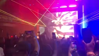 Cảnh vũ trường Yeager Party