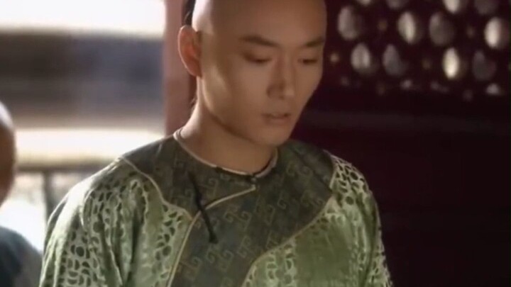 Hành động đàn ông hạ thấp của Quả Quận Vương – Đàn ông chỉ biết nhìn người khác mà chẳng để tâm đến 