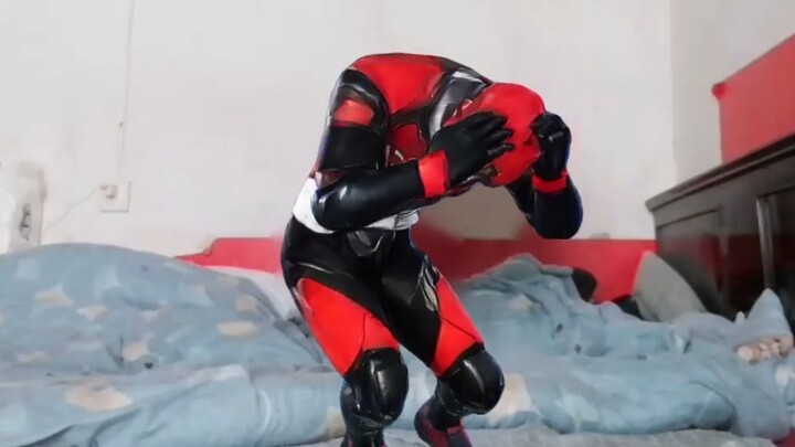I'm fantasizing again, fantasizing about turning into an Akihabara Ranger.