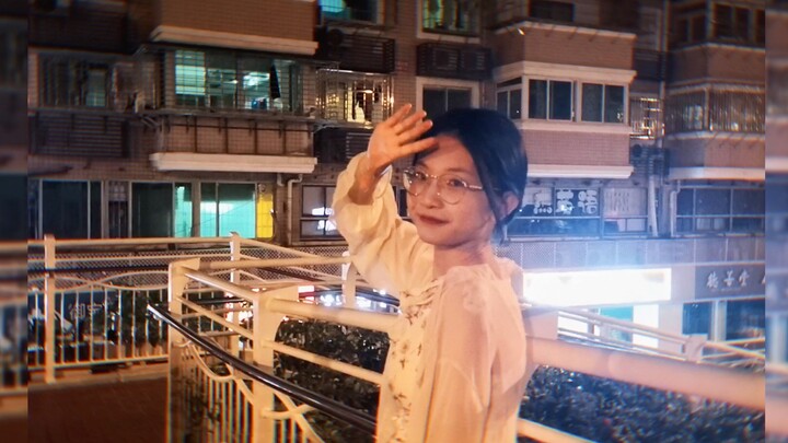 Cùng tôi đón mùa hè này nhé, được không?