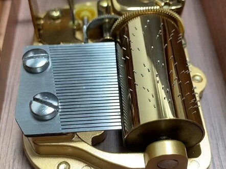 Begitu intro dimainkan, kenangan InuYasha langsung “menembus ruang dan waktu”