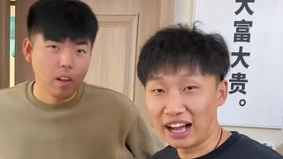 Bạn cùng phòng hợp sức chơi khăm tôi, chiến thuật chắc thắng lập tức thất bại, quá là thảm rồi!