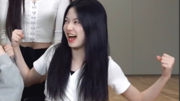 【Hong Eun Chae】Hanya aku yang ngerasa maknae kayak kentang polos dan menggemaskan?