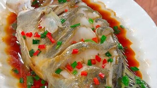 Many people don't know whether to add oil or sauce first when steaming fish. If you do it like me, t