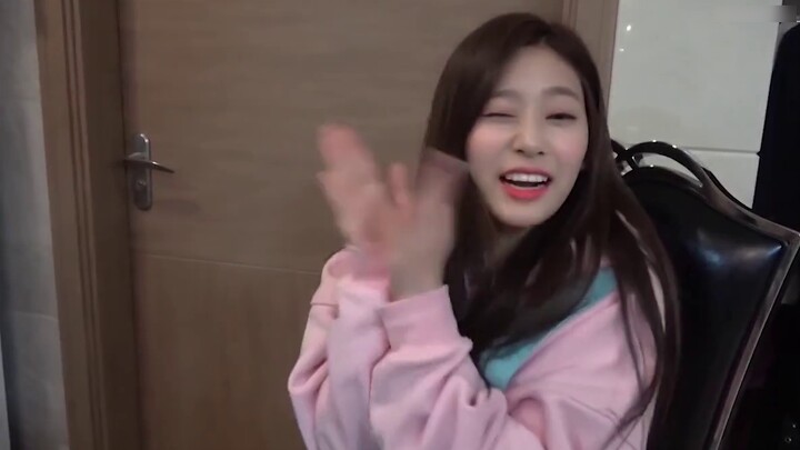 [IZ*ONE] Sốc quá! ! LINE mèo vờn chuột của một nhóm nhạc nữ hạng 18 nào đó thực ra...